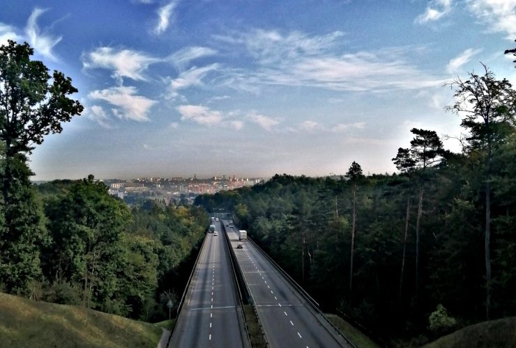 Widok na Estakadę Kwiatkowskiego w dzielnicy Gdynia Leszczynki