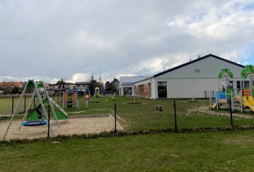 Czemu zawsze karani są nauczyciele i rodzice? 36 Przedszkole nr 58 ul. Kwiatkowskiej w Gdyni Chwarzno. Zdjęcie ilustracyjne