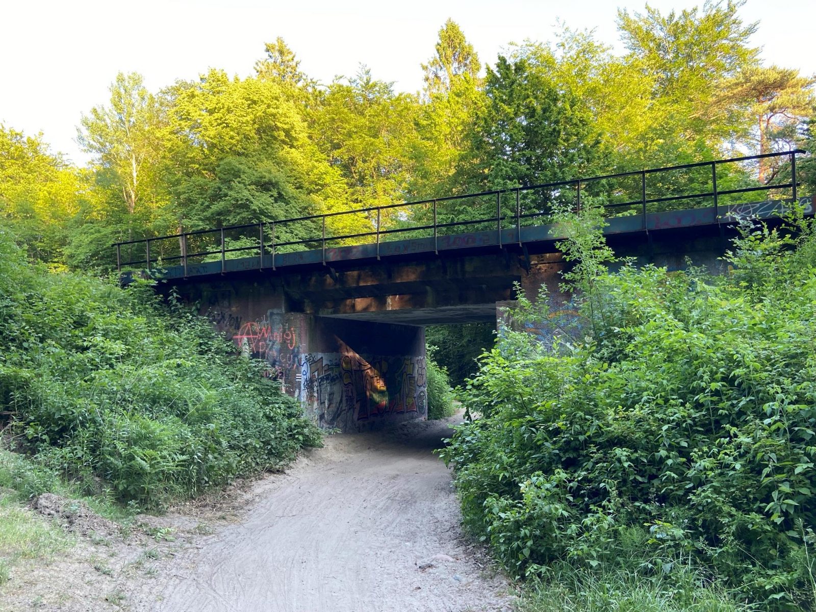 Tunel na szlaku rowerowym w stronę Małego Kacka