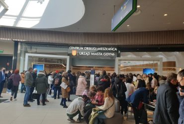 Kolejka po pesel. Uchodźcy z Ukrainy przy Centrum Obsługi Mieszkańca w Gdyni