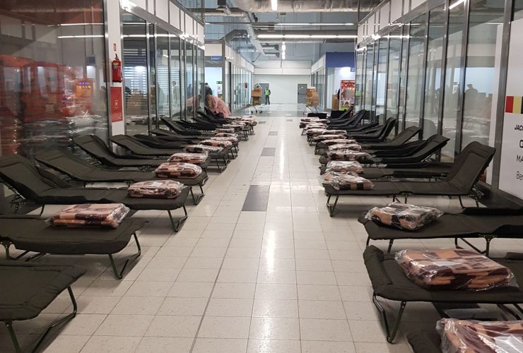 Na pomoc Ukrainie 39 Łóżka polowe rozstawione dla uchodźców z Ukrainy